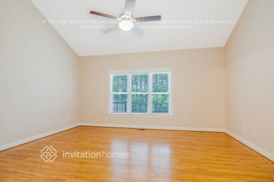 Building Photo - 405 Broadmoor Way