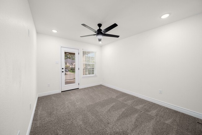 Building Photo - 206 Elianne Lace Ct