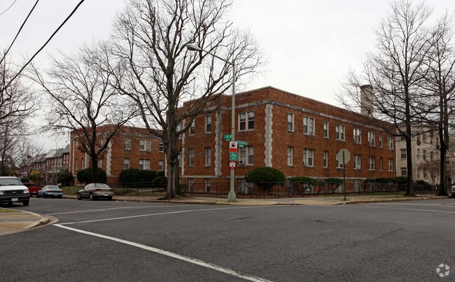 Primary Photo - 5320 8th St NW