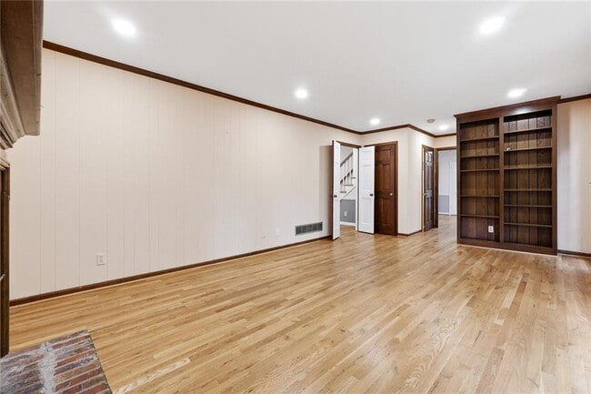 Building Photo - 3731 Dunwoody Club Dr
