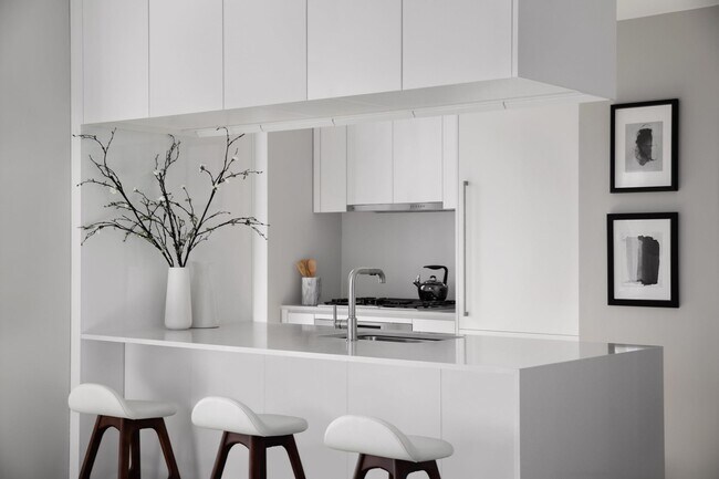 Building Photo - 99 Hudson St