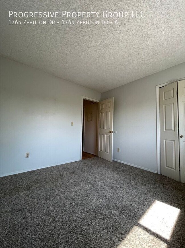 Building Photo - 1765 Zebulon Dr