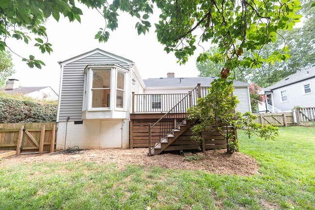 Building Photo - Lovely, Updated 3-Bedroom, 1-Bath Home in Greensboro w/ Fenced Yard