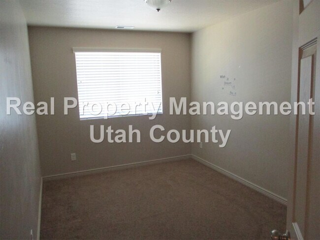 Building Photo - Spanish Fork Home