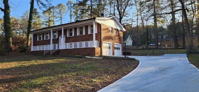 Building Photo - 2349 Valley Way