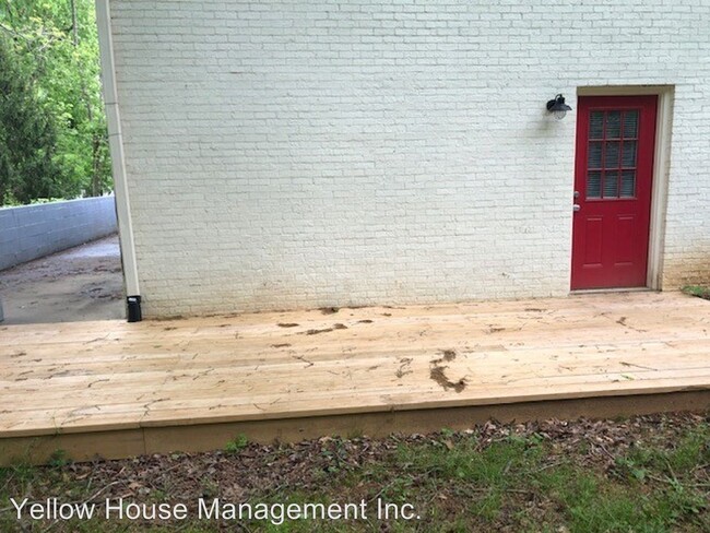 Building Photo - 208 Greene St