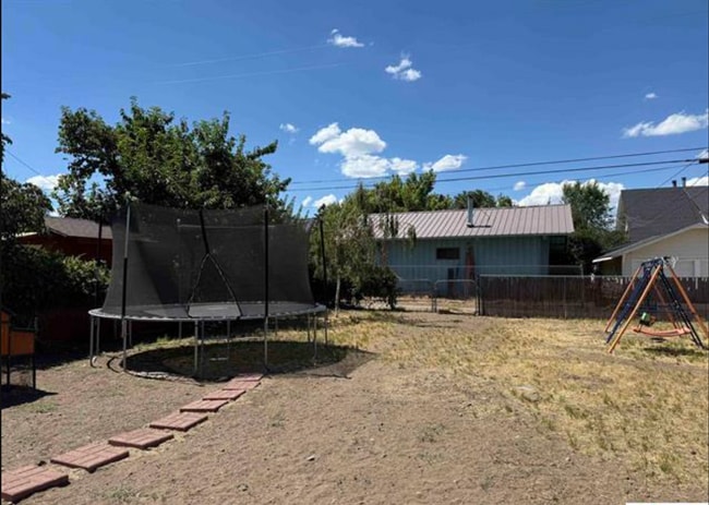 Building Photo - 328 Minckler Ave