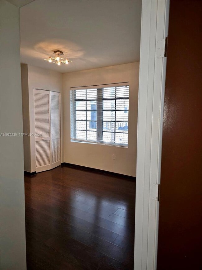 Building Photo - 435 21st St