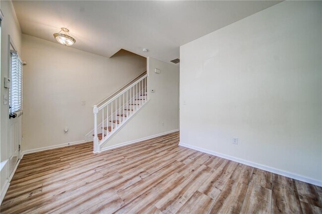 Building Photo - 3285 Hidden Cove Cir NW