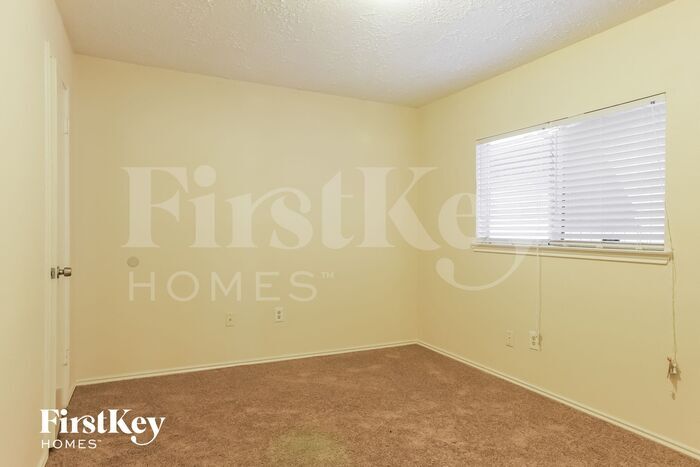 Building Photo - 2602 Woodsorrel Dr