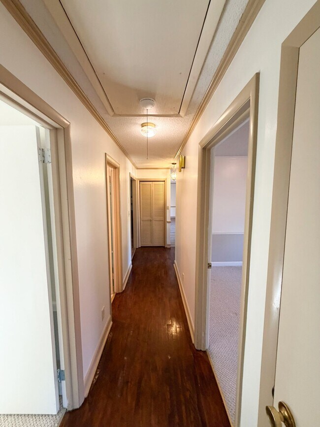 Building Photo - 222 Knox Dr