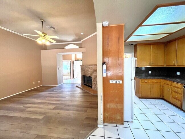 Building Photo - Spacious 4 Bed / 2 Bath Home with Loft, Fireplace & Beautiful Outdoor Entertaining Area!
