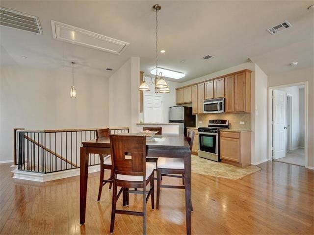 Building Photo - 1310 W Parmer Ln