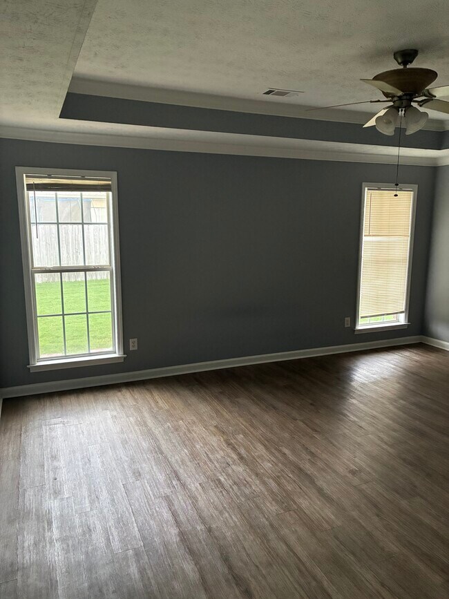 Building Photo - 1319 Hallwood Ln