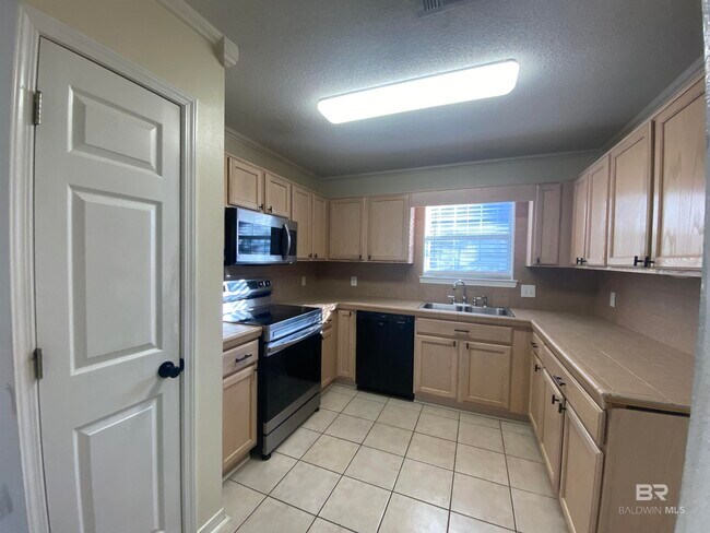 Building Photo - 302 Belle Chase Ct