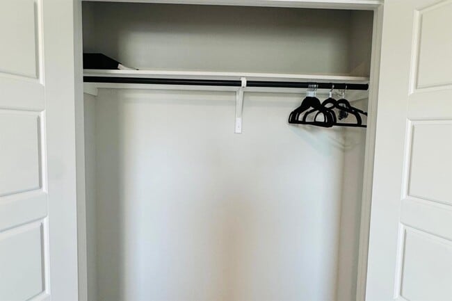 Building Photo - 5935 W Hausman Rd