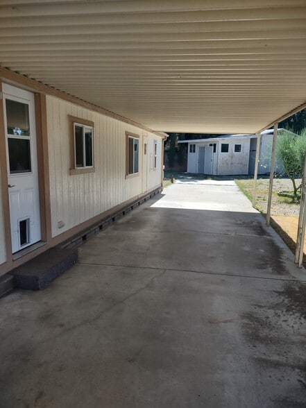 Building Photo - 512 De Soto Dr