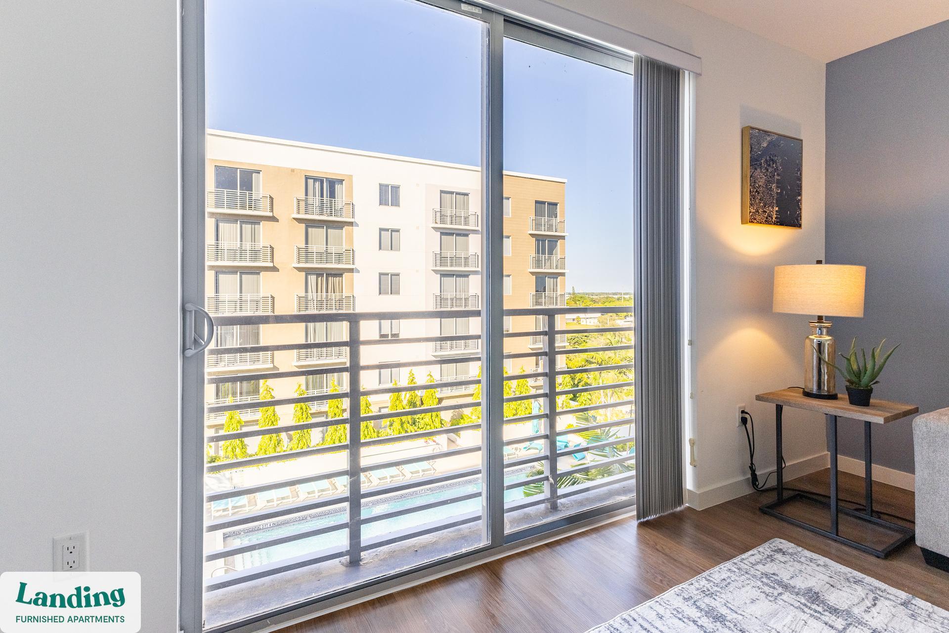 Building Photo - 200 NE 1st Ave