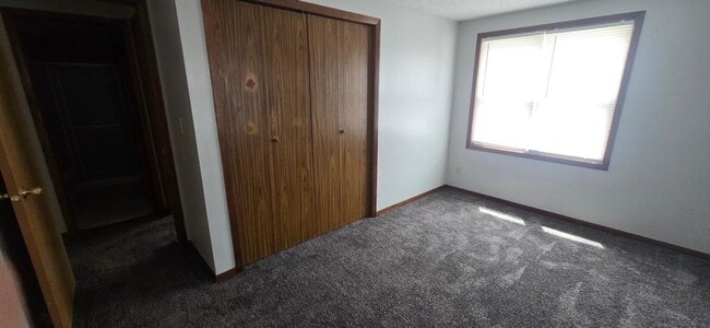 Building Photo - 838 Hitt St