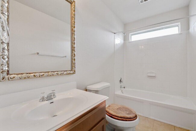 Building Photo - 12200 Ferrystone Cove