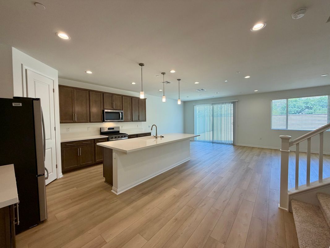 Building Photo - 21600 Thomas Ct