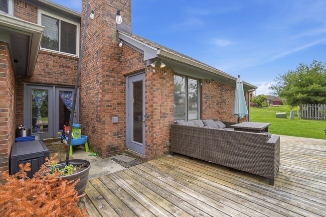 Building Photo - 665 Deer Creek Path