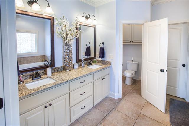 Building Photo - 109 Runner's Way