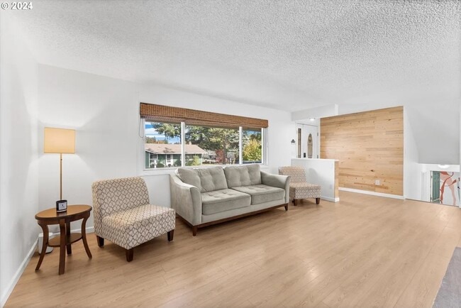 Building Photo - 18450 SW Deline St