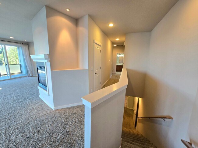 Building Photo - 3 Bedroom 3 Bathroom Home in Lake Stevens, WA