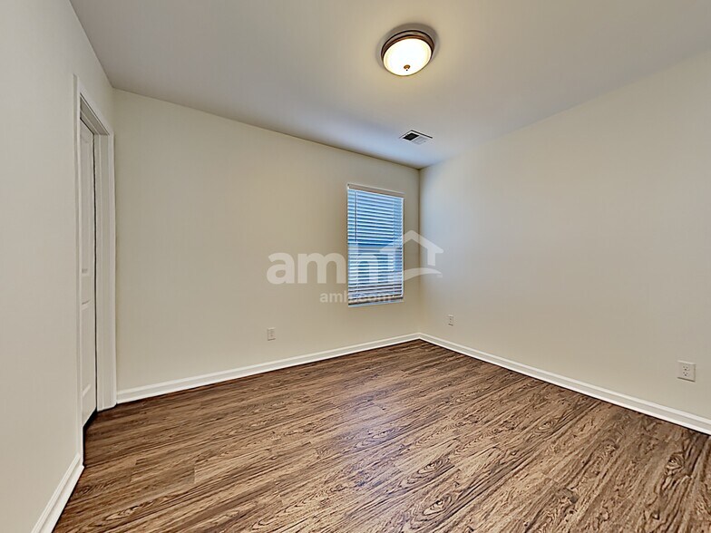 Building Photo - 334 Cantley Ct