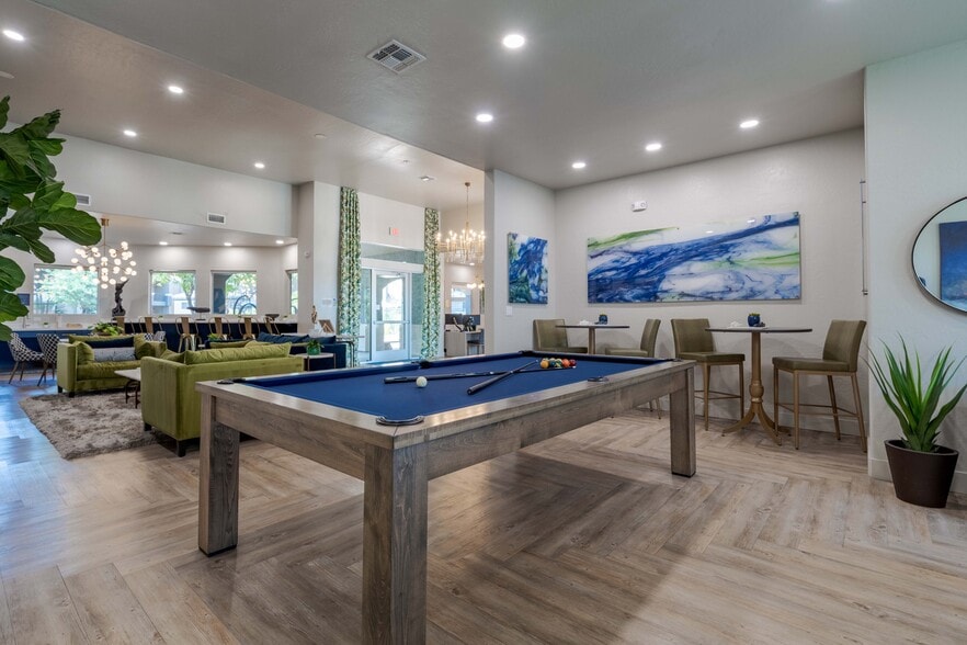 Building Photo - Crestone at Shadow Mountain