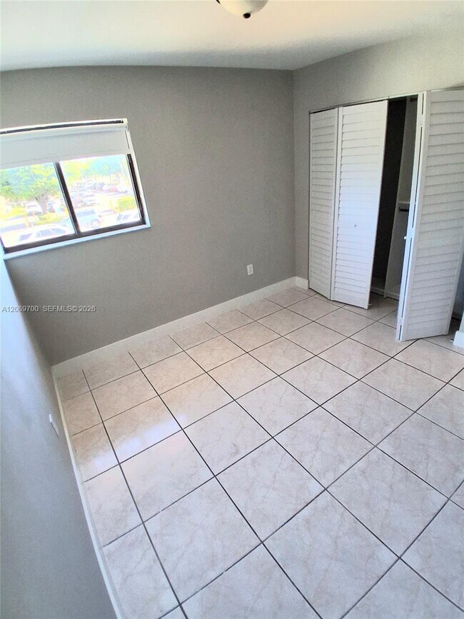 Building Photo - 2770 W 60th Pl
