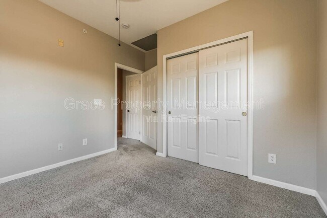 Building Photo - 9370 Las Ramblas Ct