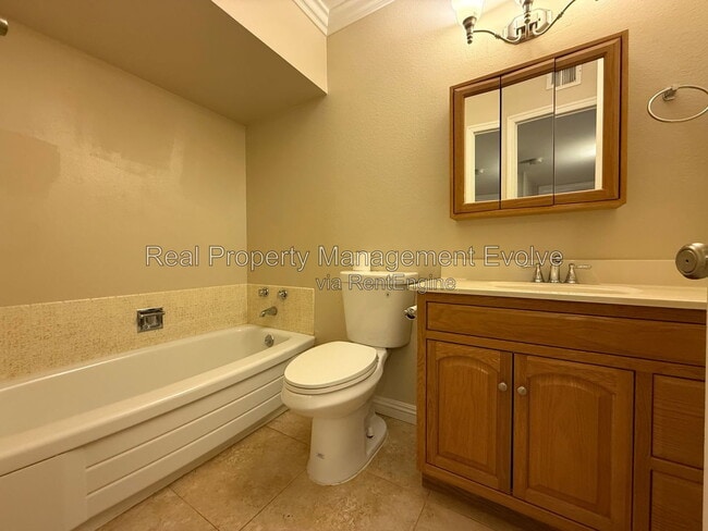 Building Photo - 12076 N Pebble Beach Dr