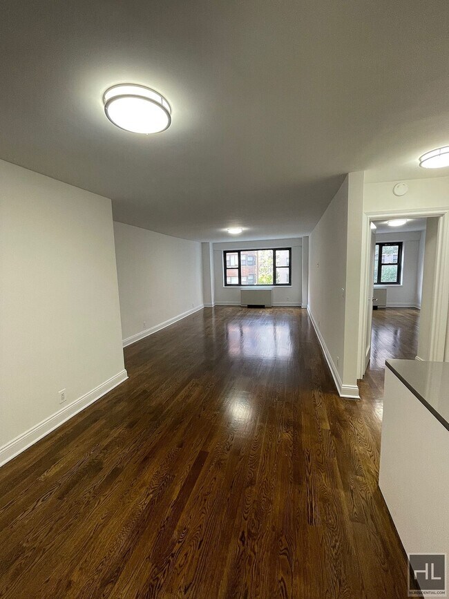 Building Photo - EAST 56 STREET