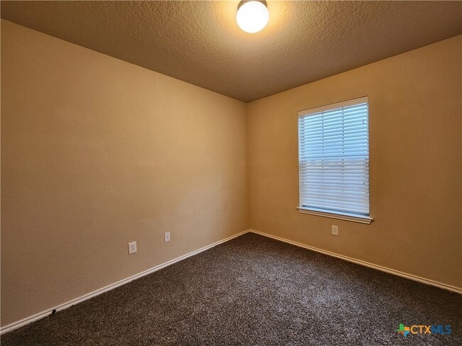 Building Photo - 303 Rosalie Dr