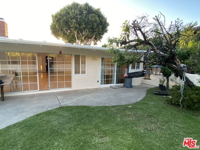 Building Photo - 3900 Castlerock Rd