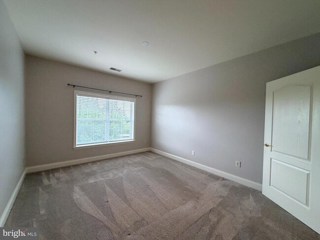 Building Photo - 2100 Ganton Green