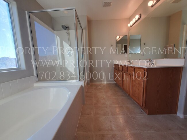 Building Photo - ~~Beautiful 3 Bed ~ 2 1/2 Bath ~ 1600+ Sq ...