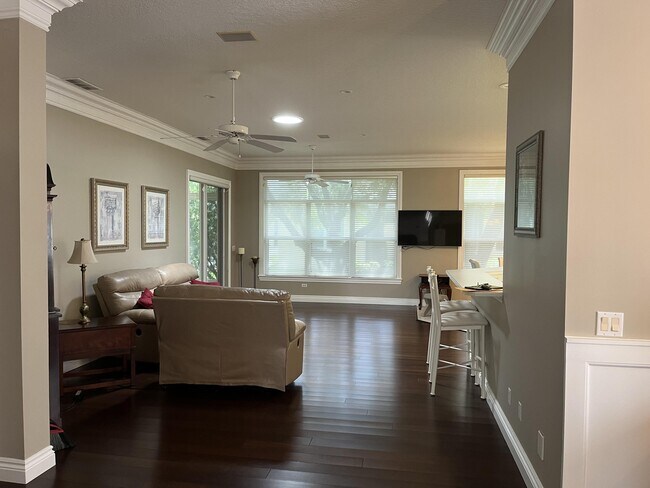 Building Photo - 628 Venetto Ct