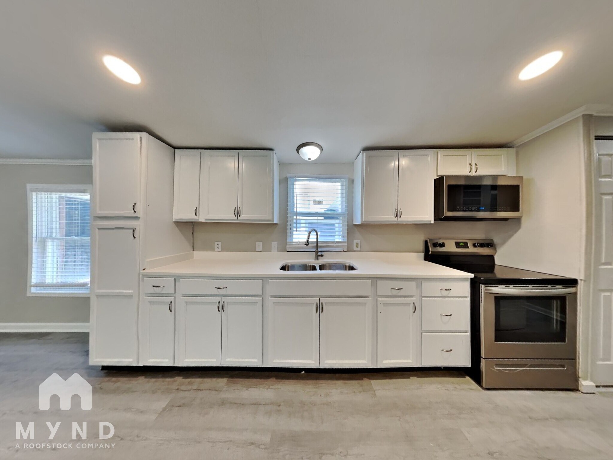 Building Photo - 3904 Ireland Dr