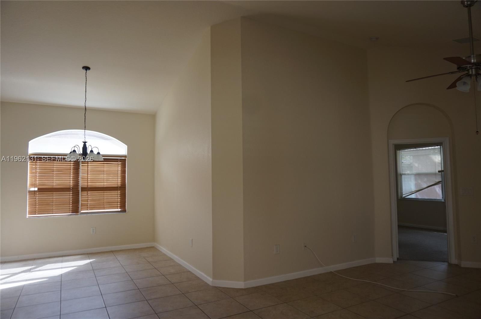 Building Photo - 3964 NE 11th Dr