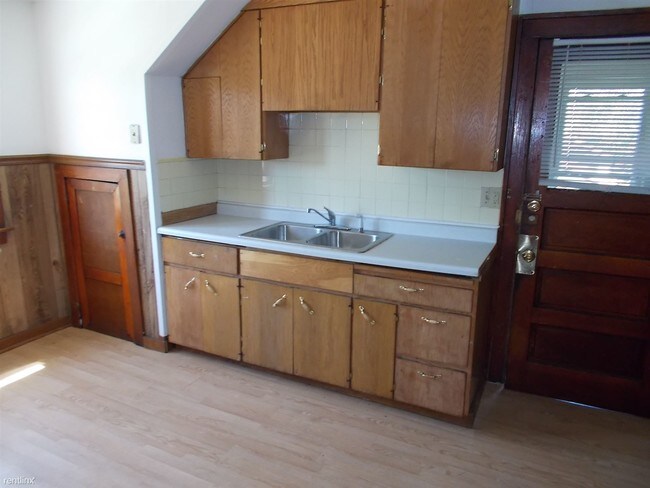 Building Photo - 3446 Phillips Ave