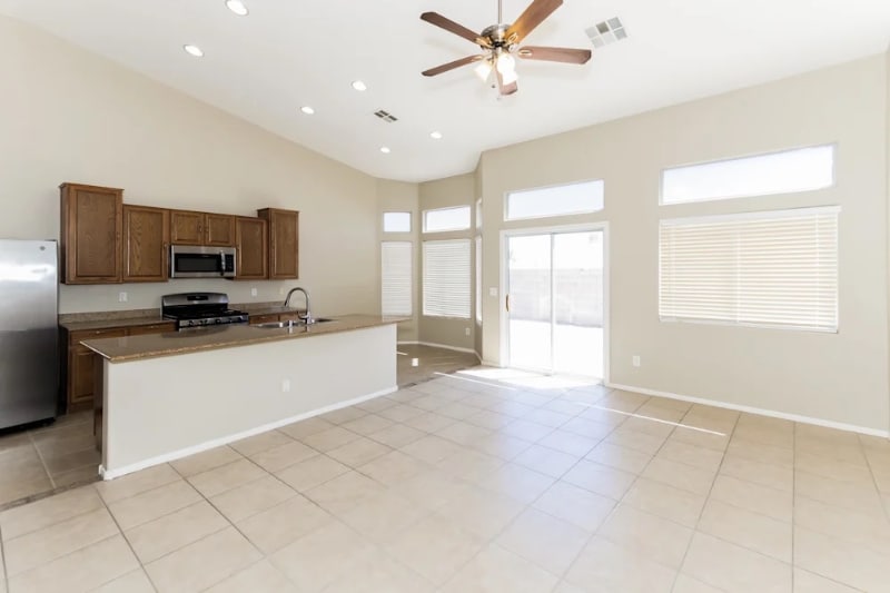 Building Photo - 5914 Buena Tierra St