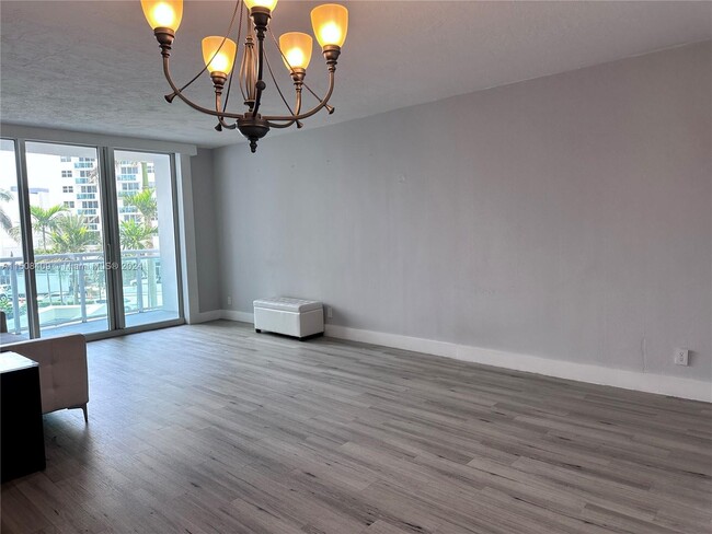 Building Photo - 3001 S Ocean Dr