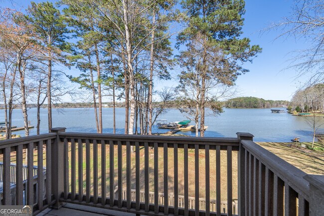 Building Photo - 384 Arrowhead Trail NE