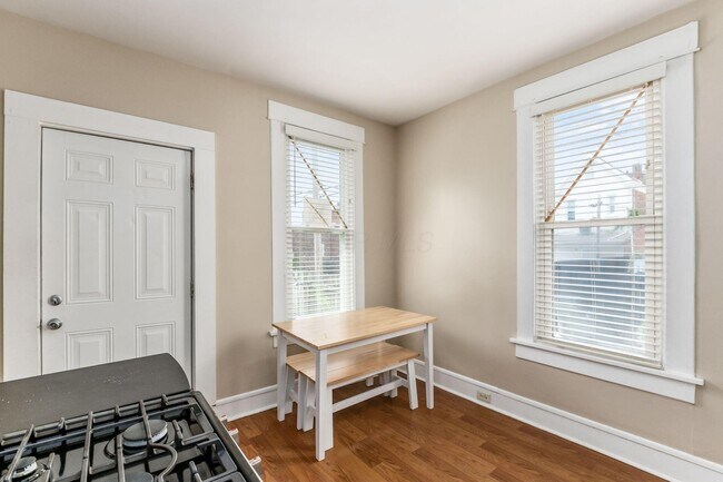 Building Photo - 541 E Whittier St