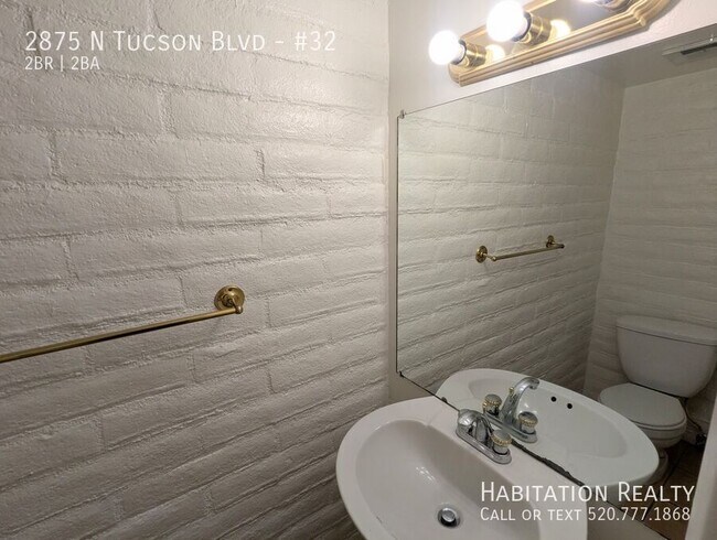 Building Photo - 2875 N Tucson Blvd