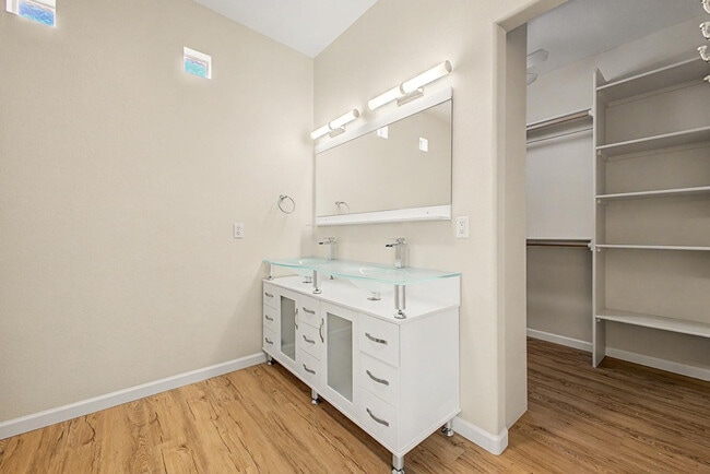 Building Photo - 3221 N 37th St