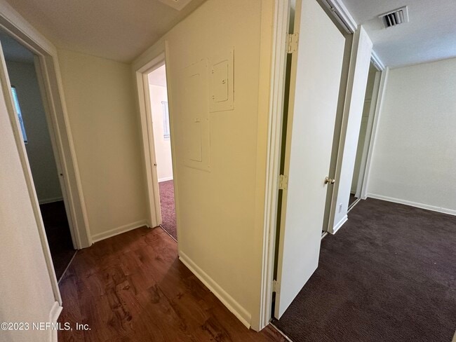 Building Photo - 2131 Goltare Dr